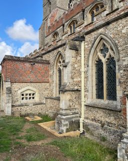 Lovely to see the new lead chutes, downpipes and gully surrounds coming to completion at St Mary the Virgin, Stebbing by RM Wilks.